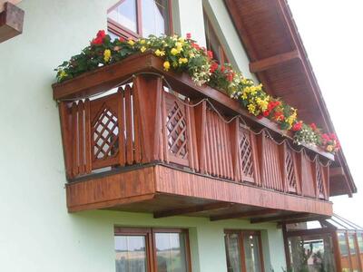 Časté dotazy ohledně plánování a výroby dřevěného balkonového zábradlí